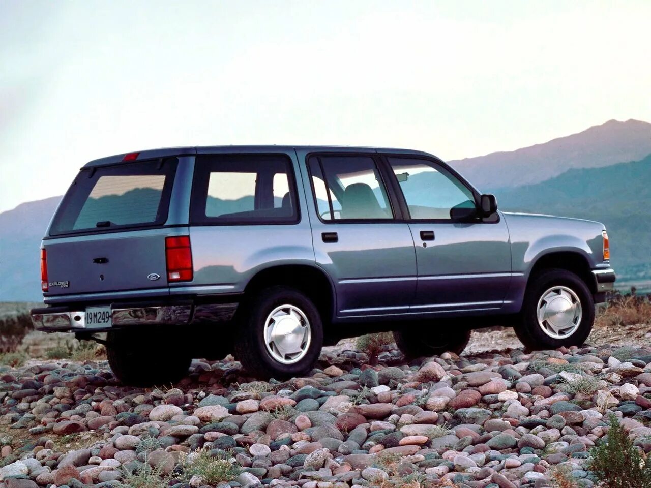 Эксплорер 1 поколения. Ford Explorer 1990. Ford Explorer 1990-1994. Форд эксплорер 1. Форд эксплорер 1991.