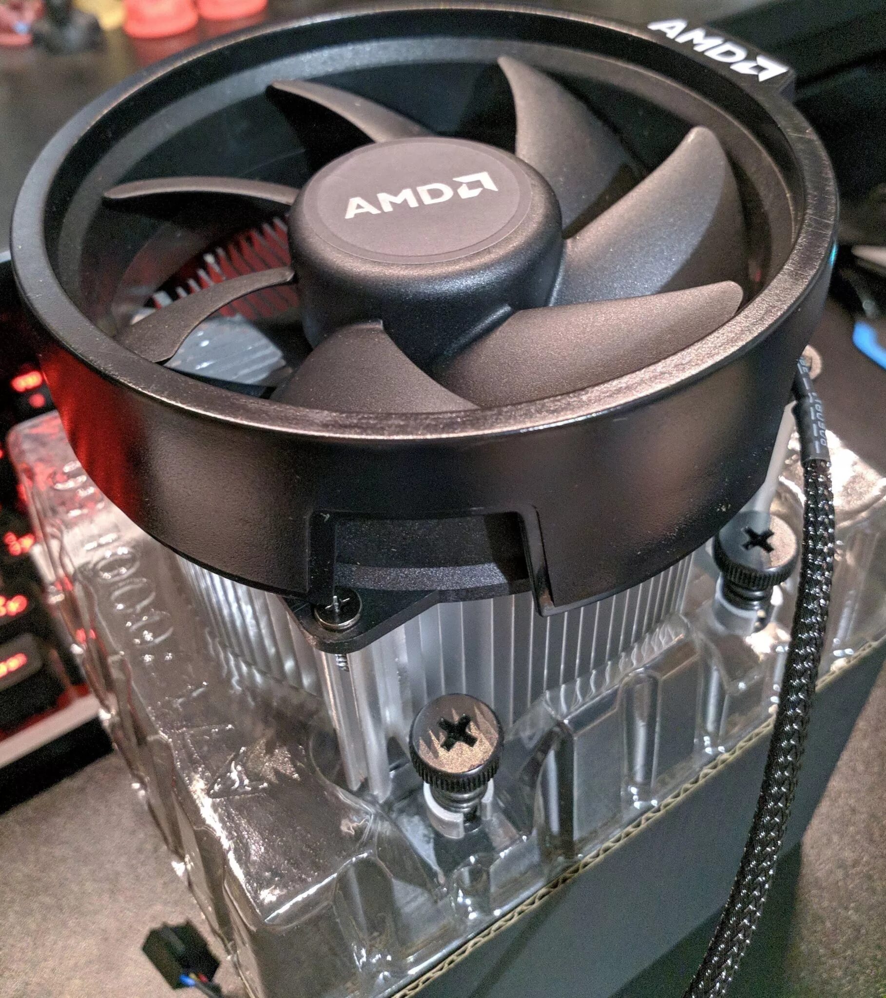 Кулер райзен 5. Кулер AMD am4 Box. AMD Ryzen 5 3600 Box. Кулер am4 AMD Ryzen. AMD Ryzen 5 5600x кулер.