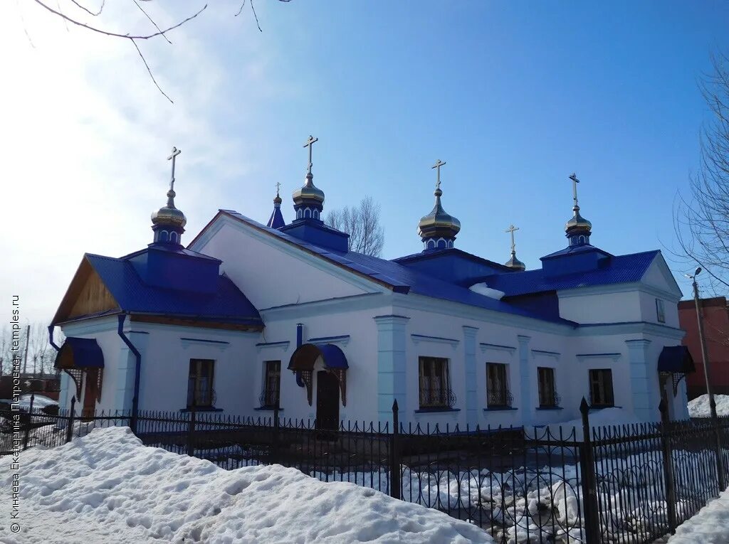 Церковь п г. Церковь в Мирном Самарская область. Мирный Самарская область Красноярского района. Красная Церковь около посёлка Мирный Самарская область. Поселок Мирный Волгоградская область храм.