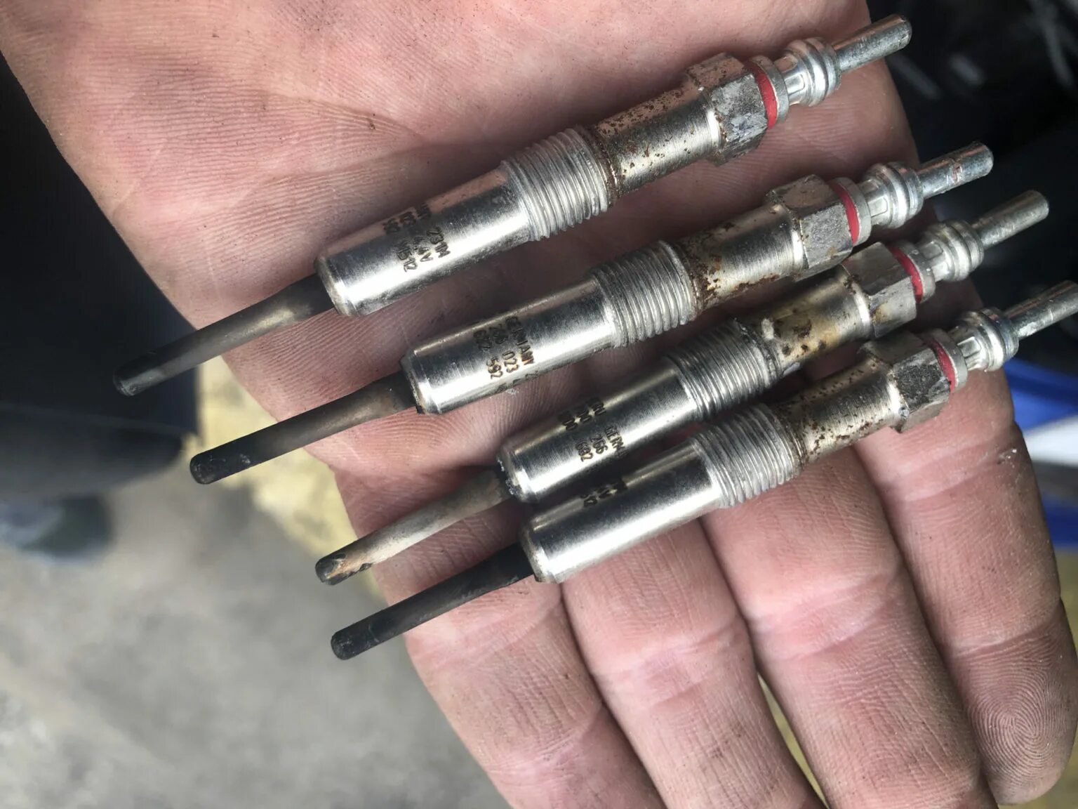 0 дизель свеча накала. Как прогреть свечи накала. Свеча накала ауди а6с6. Свечи накала меган 2 дизель. Восстановление свечи накала.