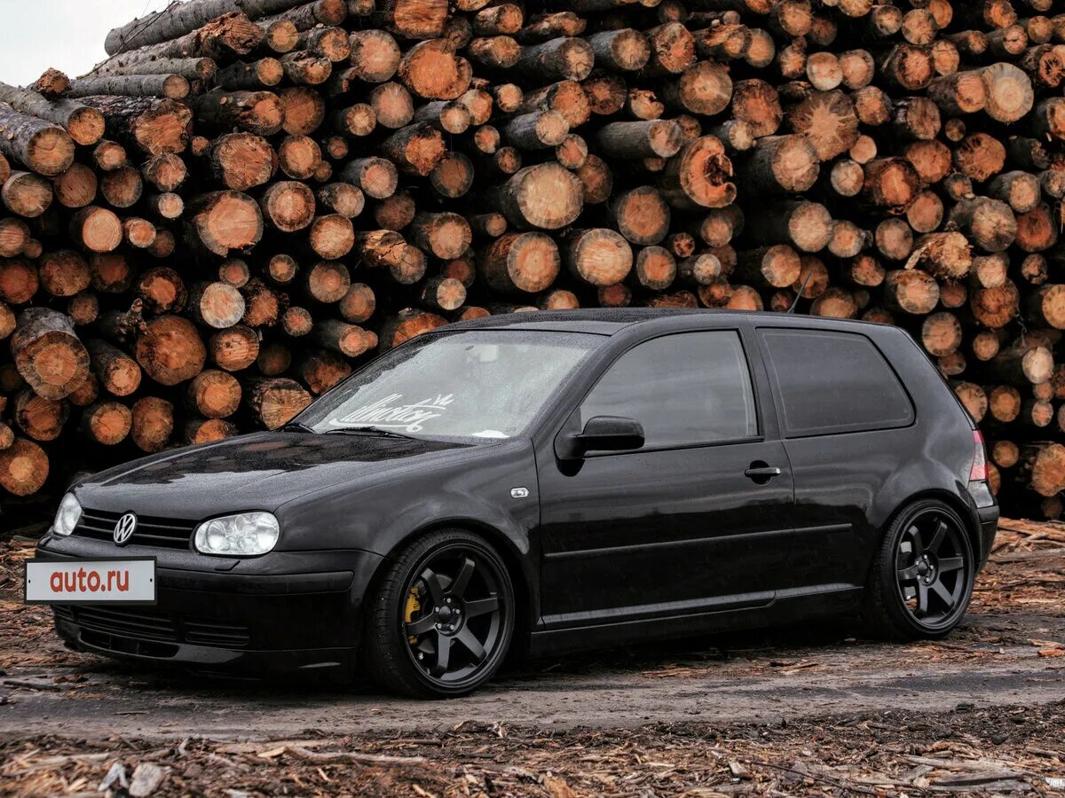 Фольксваген Golf 4. VW Golf 4 Black. Фольксваген гольф 4 1.6. Volkswagen Golf 4 купе. Купить гольф колесо