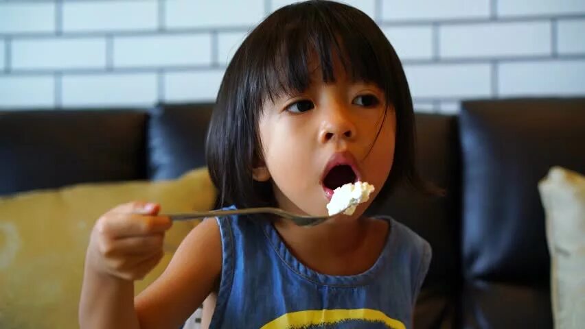 Little videos japanese. Mushusei. Японские девушки с открытым ртом. Японка злится. Mum-295.