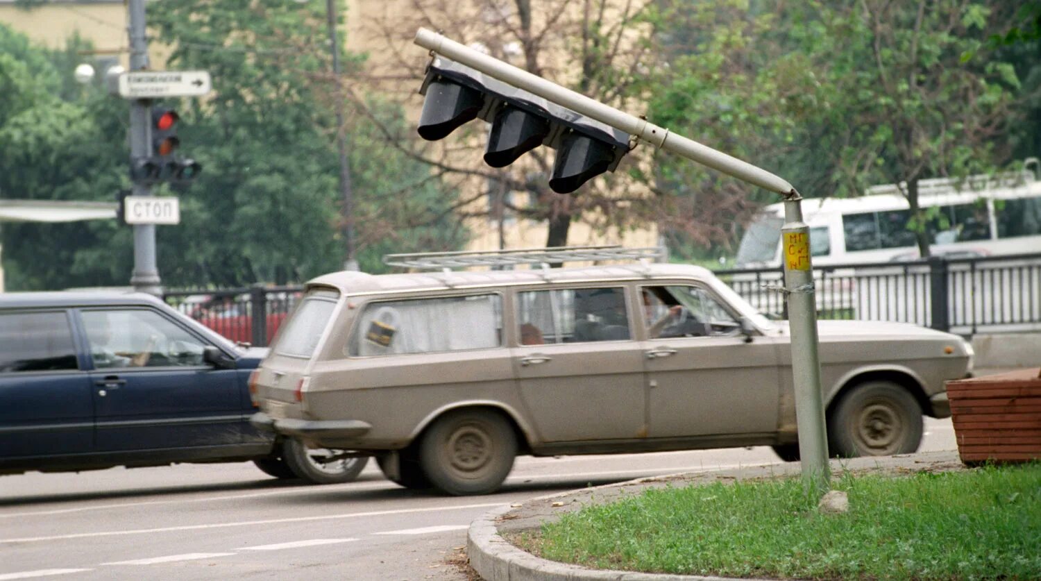 1 июня 1998. Московский ураган 1998 года. Ураган в Москве 1998г. 21 Июня 1998 ураган в Москве. Ураган 1998 года в Москве фото.