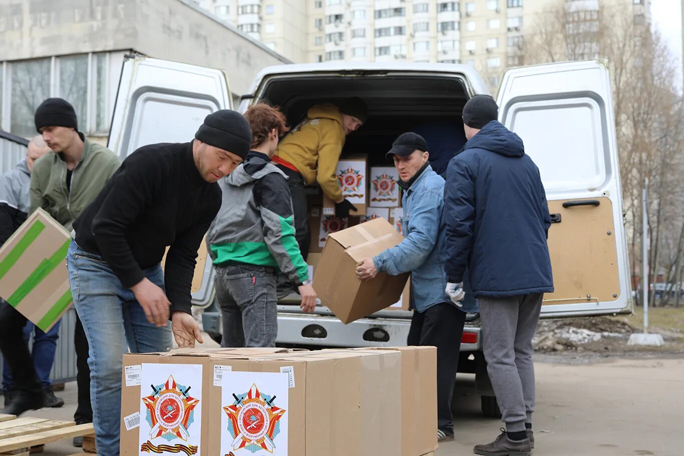 Гуманитарная помощь. Гуманитарная помощь воинам. Гуманитарка в госпиталь. Гуманитарка Пушкино. Гуманитарная помощь в школе