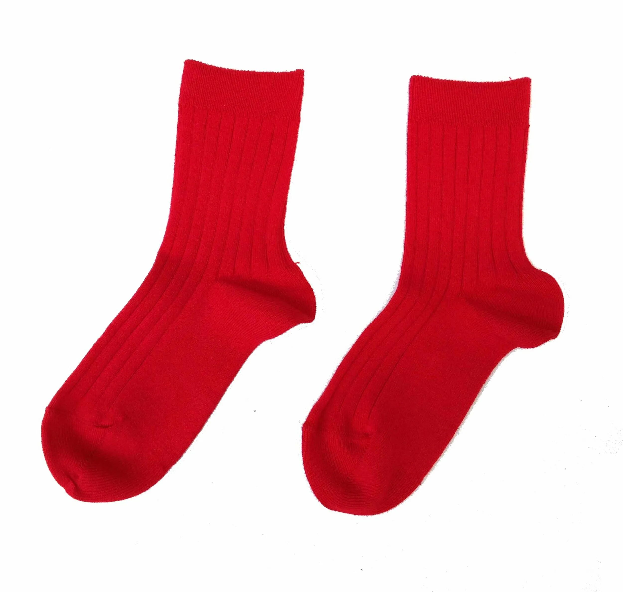Красные носки. Красный носок. Носки на белом фоне. Носки детские, красные. Носочки пара