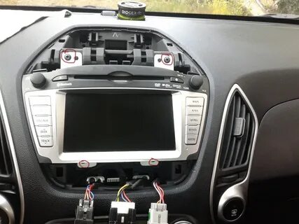 Снять магнитолу ix35
