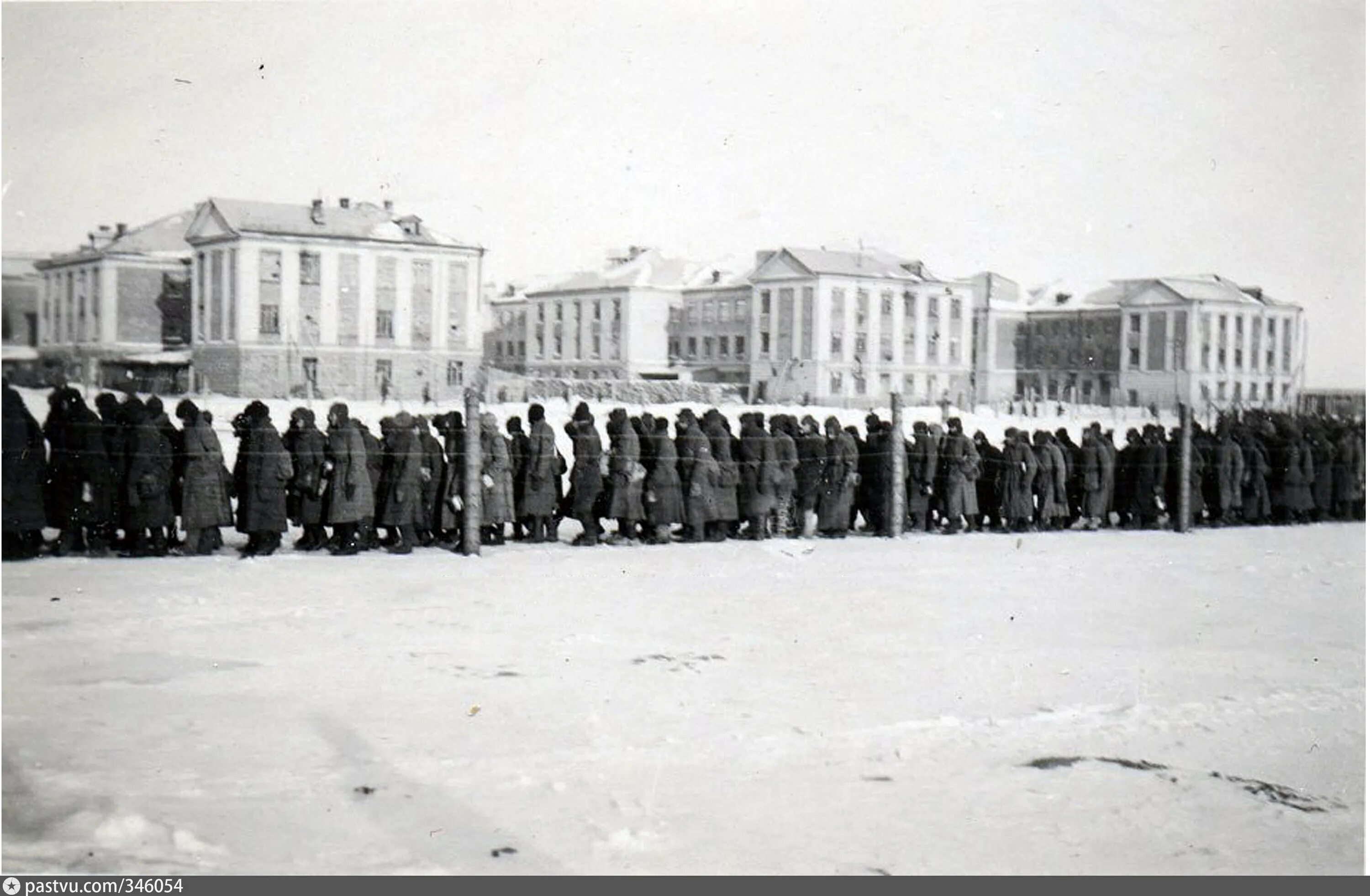 Лагерь Дулаг 100 Порхов. Концлагерь Дулаг 100 в Порхове. Дулаг 100 Порховский пересыльный концентрационный лагерь. Дулаг-100 в Порховском. Танковый городок