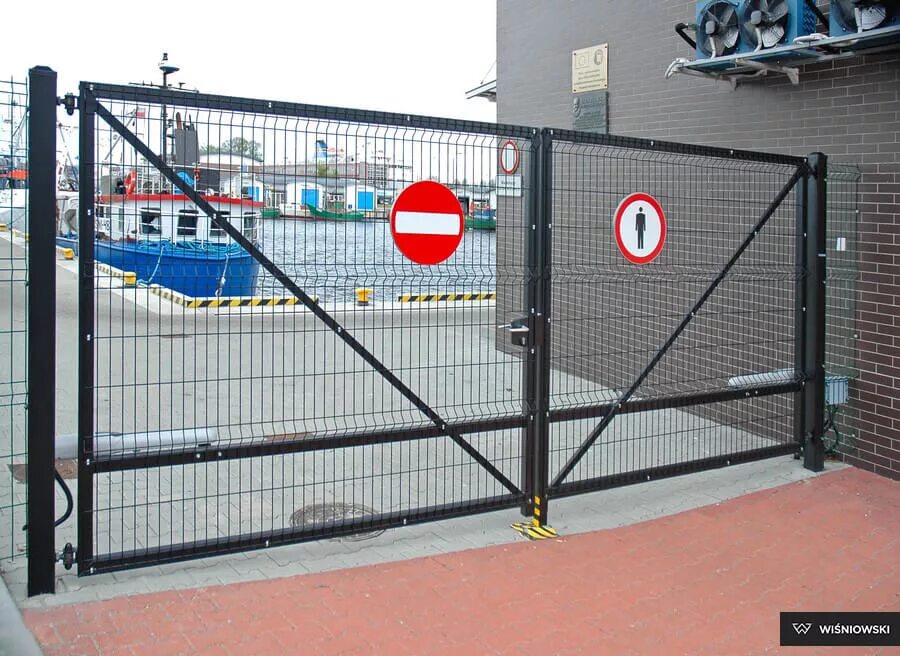 Ворота Bastion. Ворота въездные автоматические. Ворота для ограждения территории. Промышленные распашные ворота.