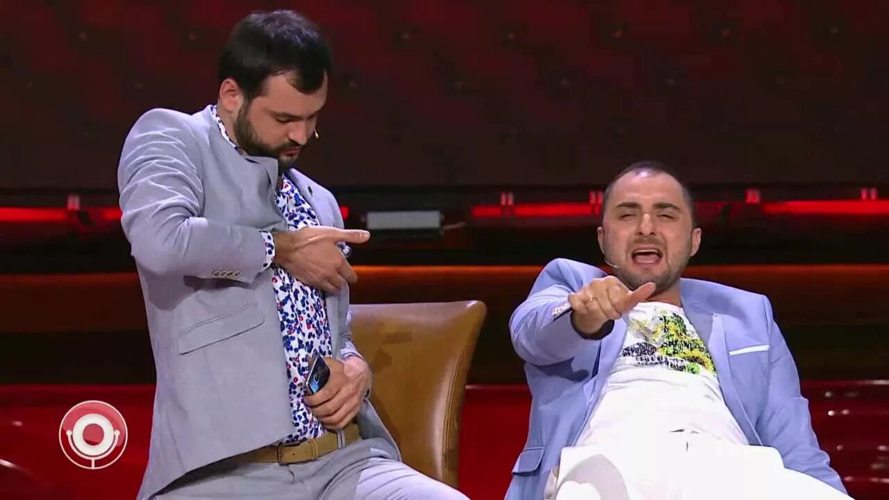 Камеди клаб сказали. Comedy Club Гарик Харламов демис карибидис. Карибидис демис карибидис.