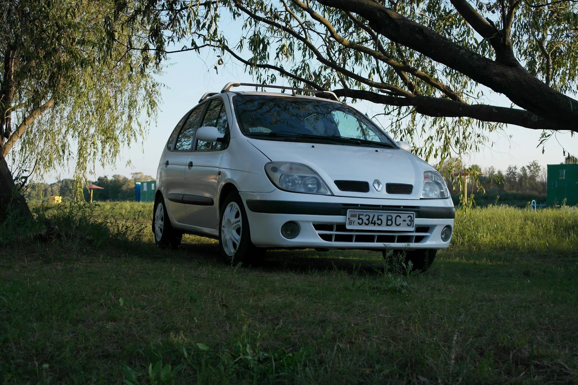 Renault scenic 1.6. Рено Сценик 2001. Рено Сценик 1993. Рено Сценик 1 зеленый. Renault Megane Scenic 2001 с запаской.