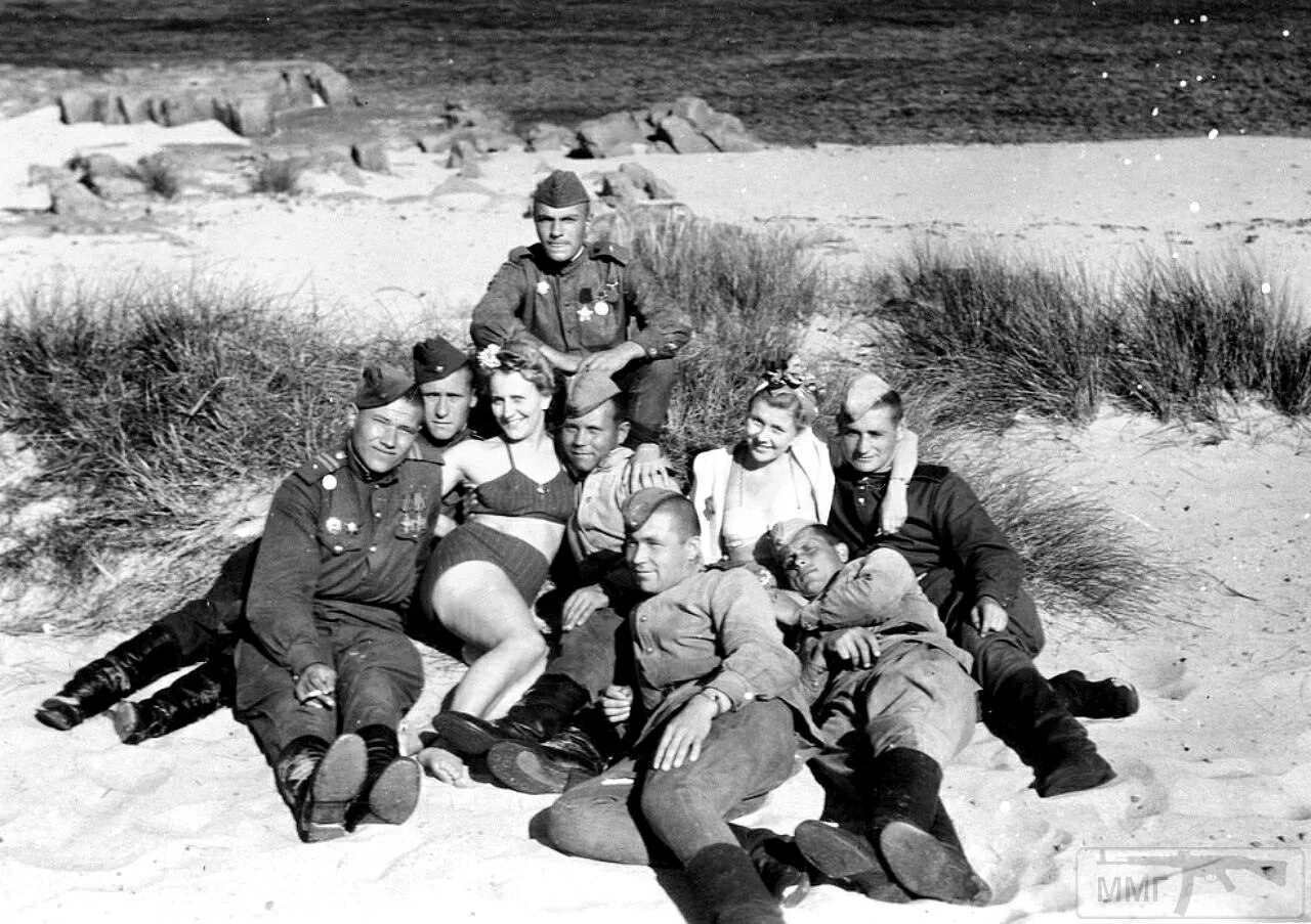 Острове во время второй. Советские солдаты на острове Борнхольм. Советские солдаты на острове Борнхольм, 1945 год. Остров Борнхольм 1945.