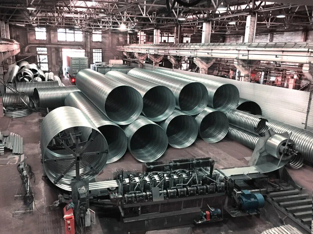 спиральновитые гофрированные металлические трубы. вмз 4 трубный 1420. изготовление металлической трубы. производственные трубы. труба стальная электросварная из обечаек.