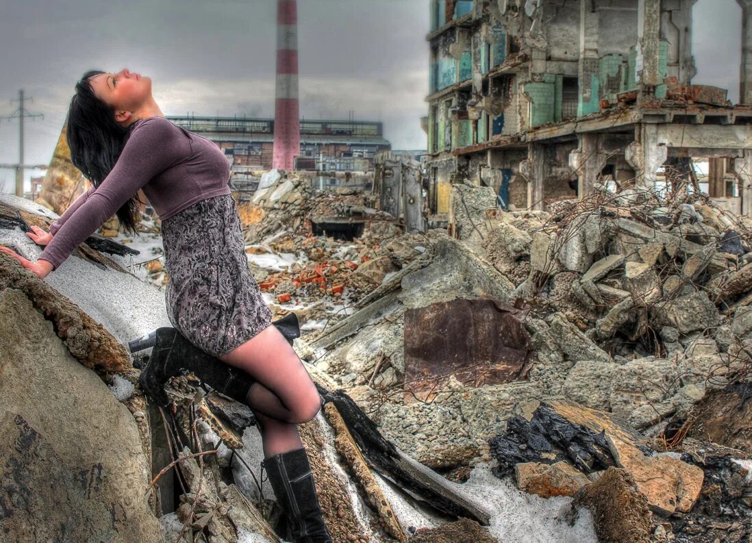 Разрушенный образ. Фотосет в развалинах. Фотосессия в развалинах. Девушка в развалинах. Фотосессия в руинах.
