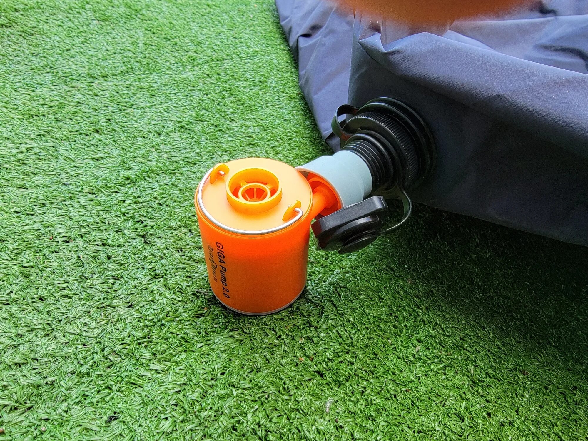 Как накачать матрас автомобильным компрессором. 68612 intex. Как надуть матрас автомобильным насосом. Качок для матраса. Накачать матрас автомобильным компрессором.