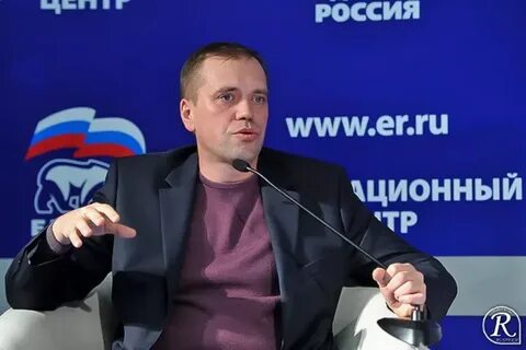 Депутат занимающий
