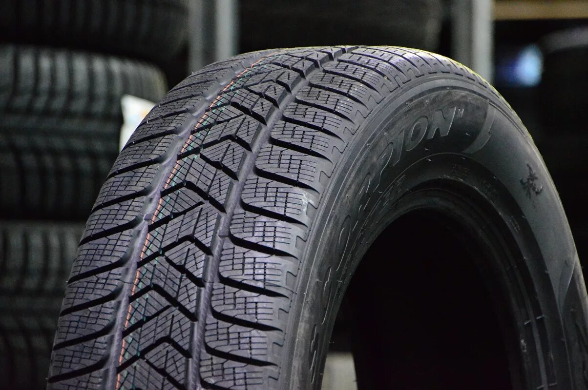 Pirelli Scorpion Winter. Пирелли Скорпион Винтер 235/50/20. 255 50 R20 at. Пирелли 245/50/20 h 105 Scorpion Winter XL (J) шипы.