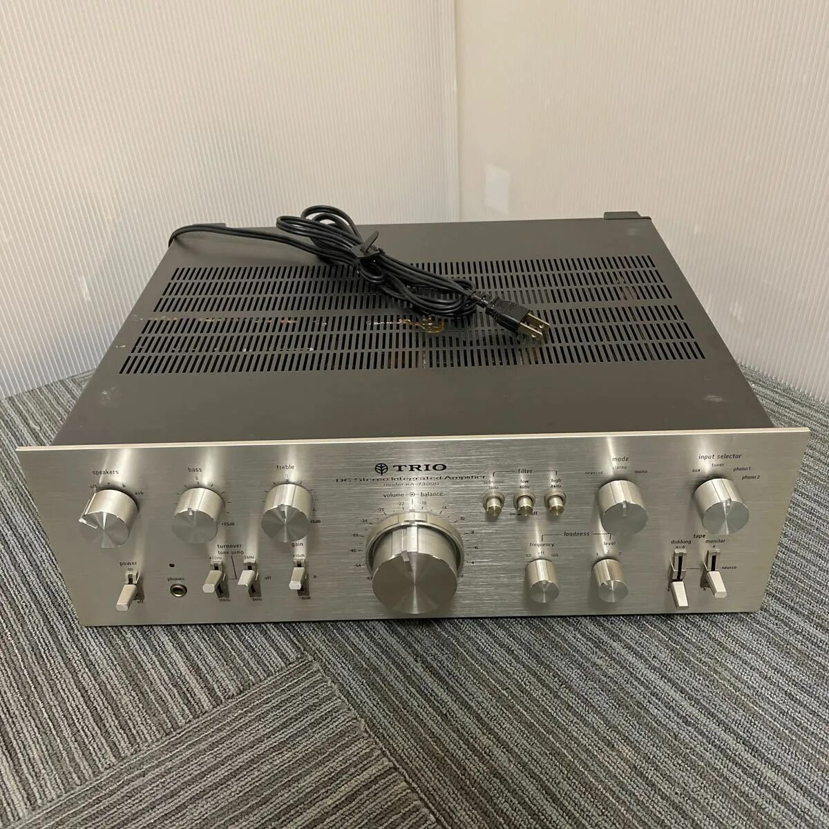 Kenwood ka-7300. Усилитель trio(kenwood) ka-7300d. Задняя панель усилителя трио ка 7500. Trio. Усилитель ka-7300d.