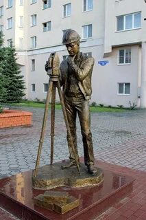 Памятник строителям