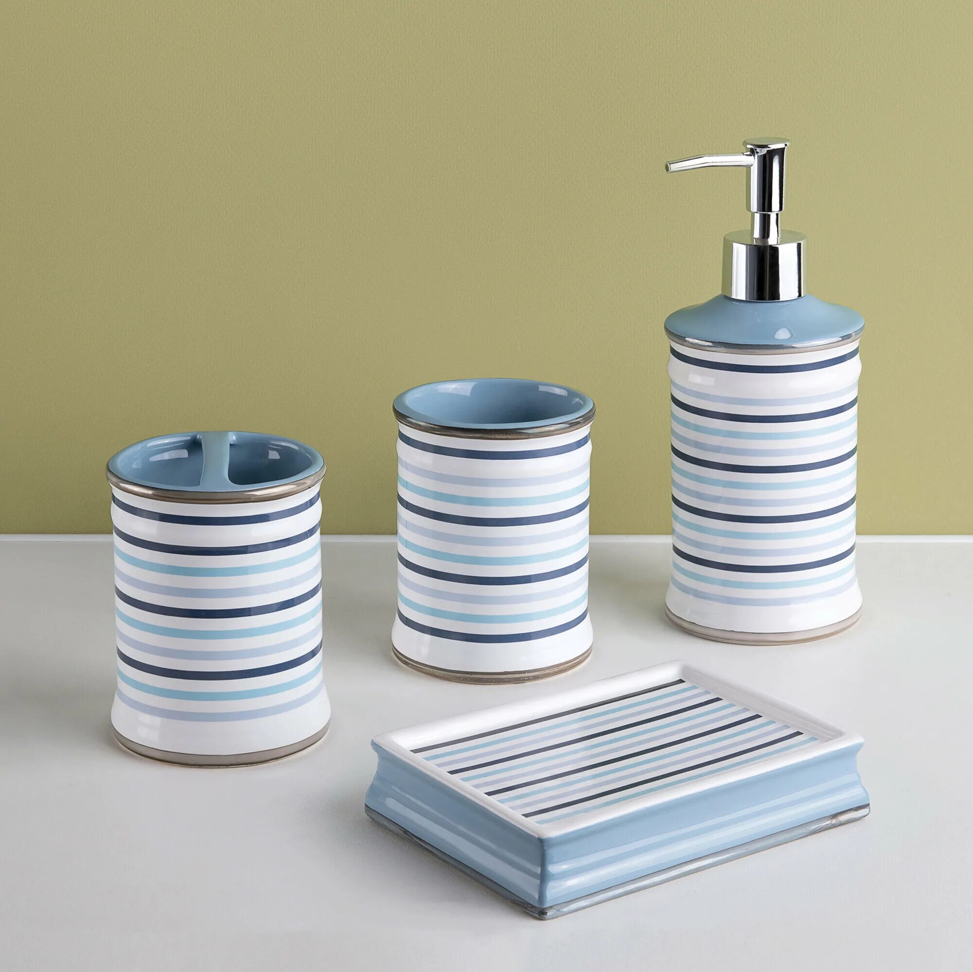 Мыльница и стакан для зубных. Lu/ор/мыльница в0155. Vermillion набор для ванной для щеток, мыльница и дозатор. Мыльница bisk (79709). Набор аксессуаров для ванной santrade yu 0001-4.