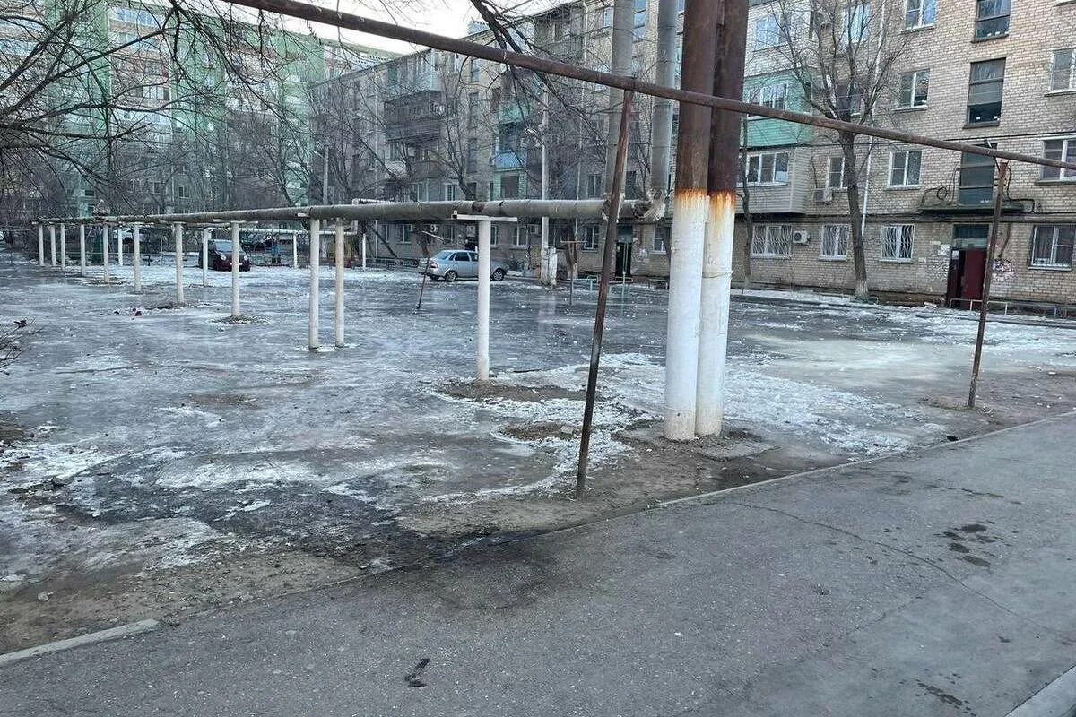 Выживание в полевых условиях. Вода в военном городке. Тепловые камеры в неудовлетворительном состоянии. Военный трубопровод. Потоп.