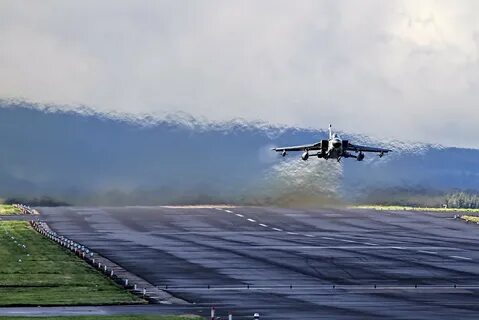 Взлет бомбардировщика