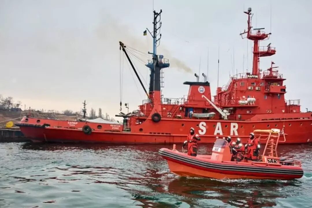 Спасательное судно сапфир. Украинское спасательное судно "сапфир". Корабль сапфир Украина. Спасительное судно сапфир.