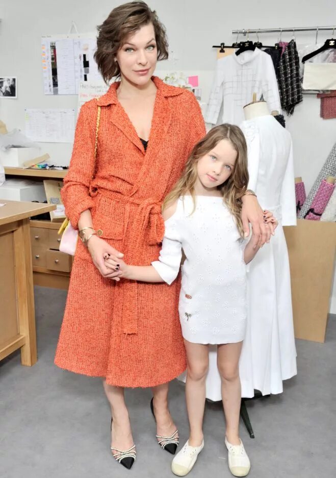 милы дали дочь