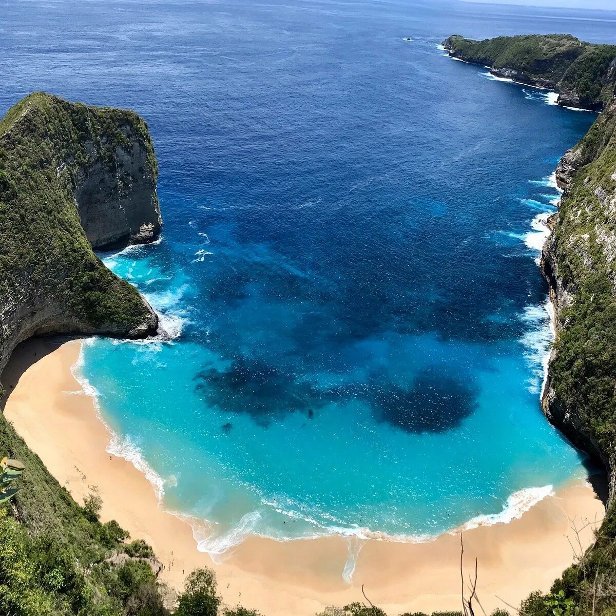 Kelingking beach. Kelingking beach. Kelingking бали. Остров нуса-пенида, индонезия. Остров нуса пенида бали.