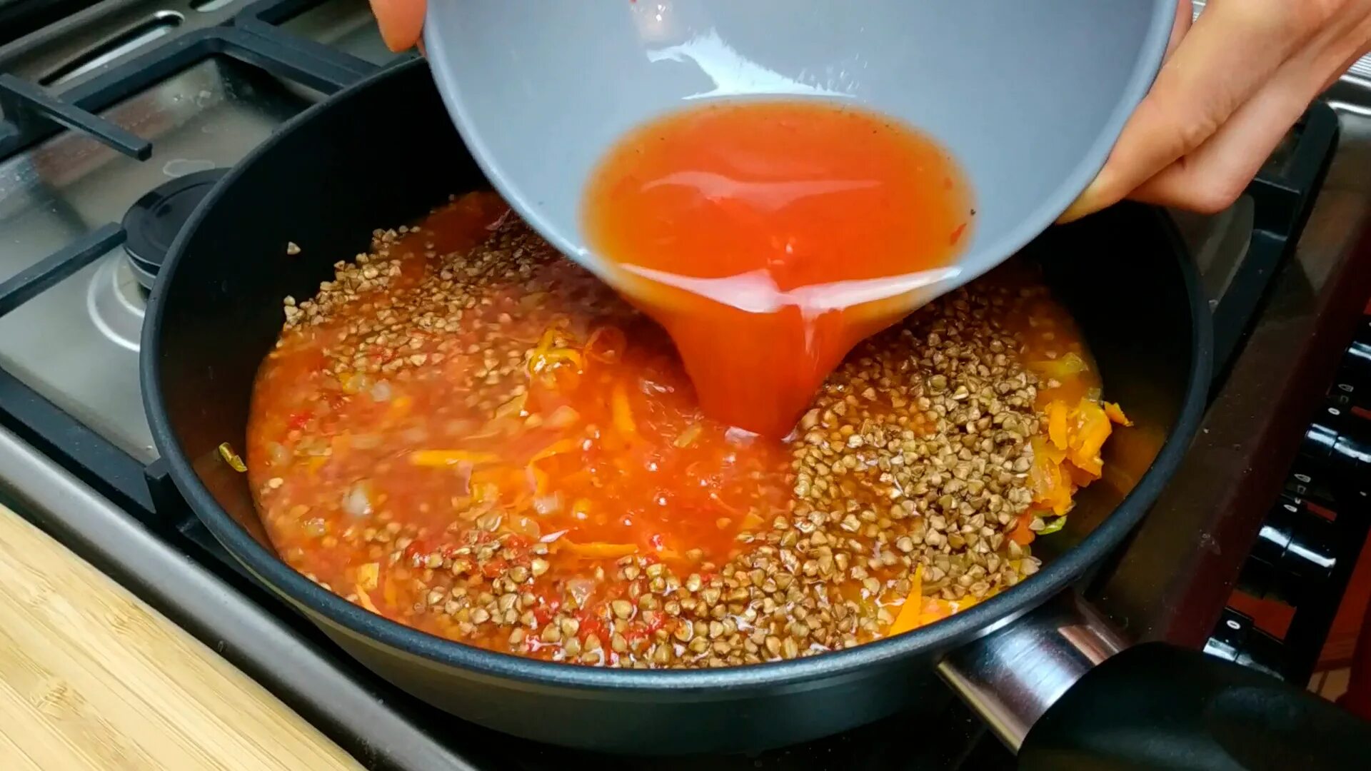 Самая вкусная гречка рецепт. Гречка вкусно приготовить. Приготовить гречку вкусно и просто. Гречка вкусно. Гречневый соус.