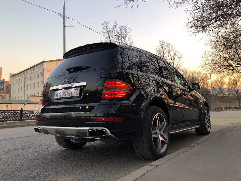 Мерседес мл 350 задний. Mercedes benz ml 63 amg w164. мерседес ml 63 amg 2025. mercedes ml63 w164. mercedes ml 166.