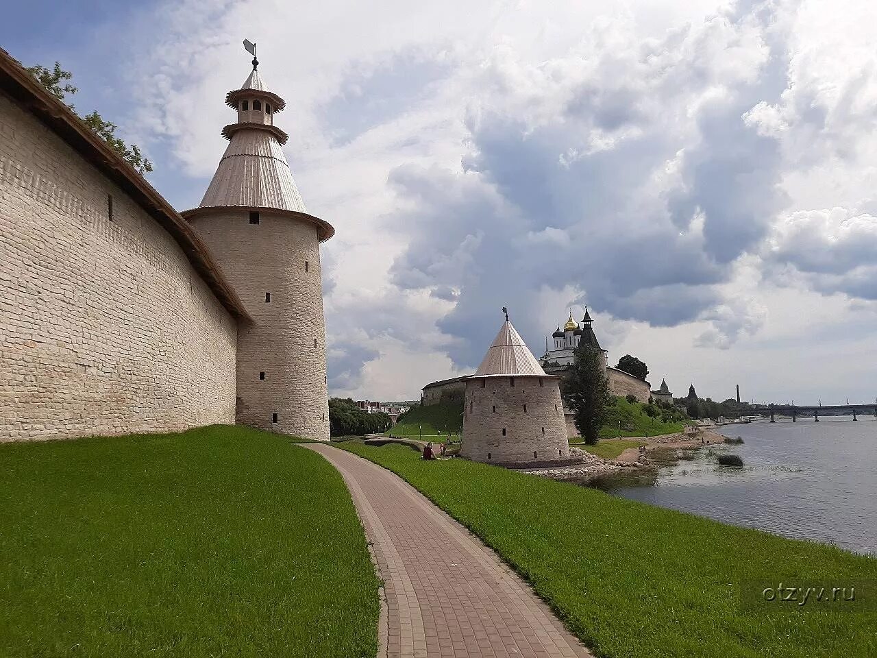 Кутекрома псков. Башня кутекрома псков. Псков кремль. Приказные палаты псковского кремля. Псковский кремль ул кремль 4.