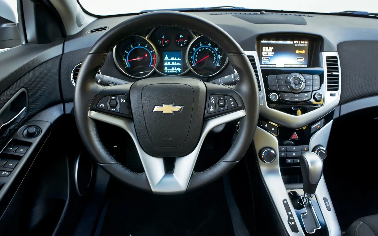 Шевроле внутри салона. Chevrolet Cruze 2012 Interior. Chevrolet Cruze 2012 салон. Chevrolet Cruze 2013 Interior. Chevrolet Cruze 2012 седан салон.