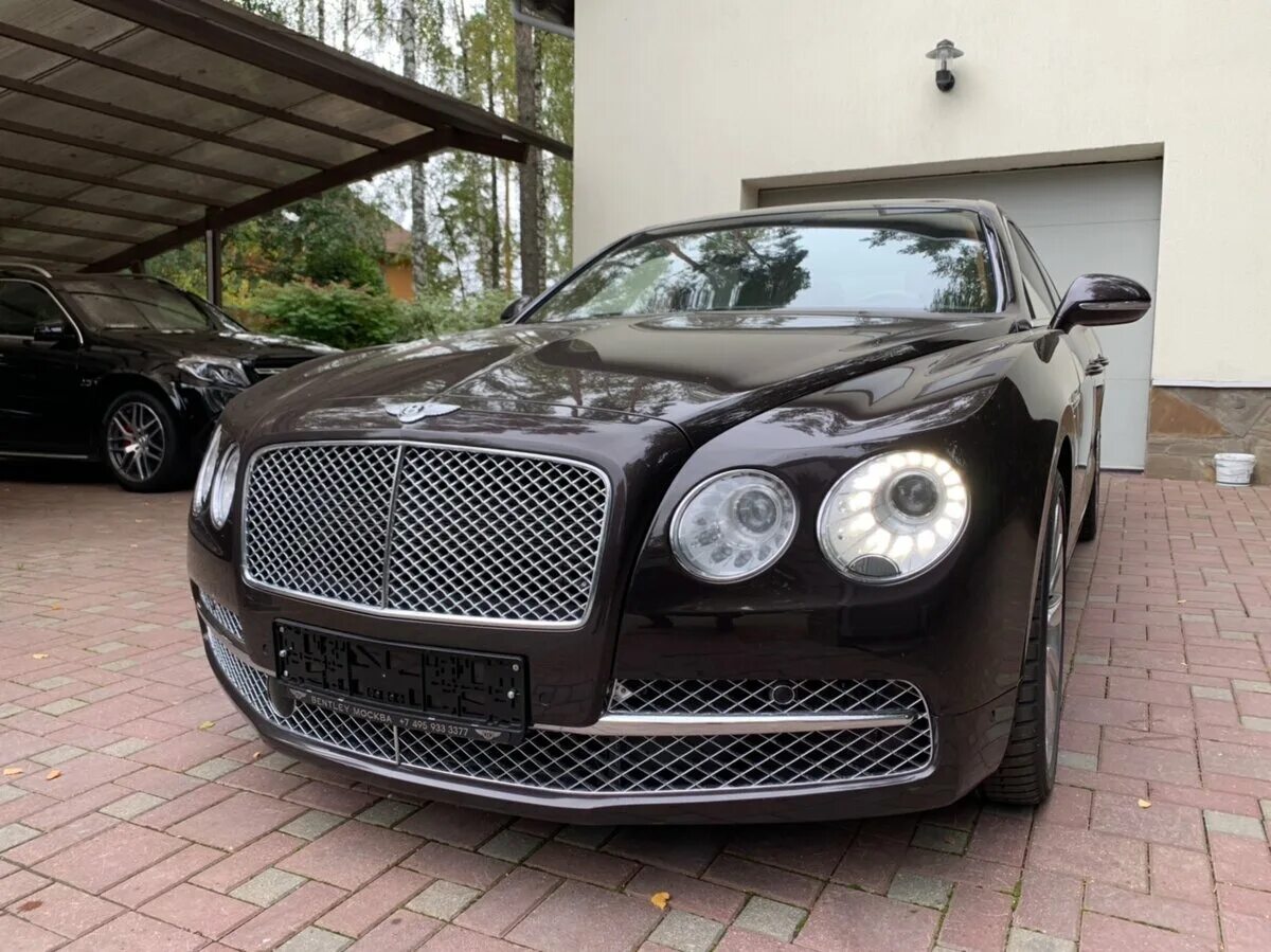 Андре бентли. Bentley Flying Spur 2013. Bentley Flying Spur коричневый. Бентли 500. Бентли s класс.