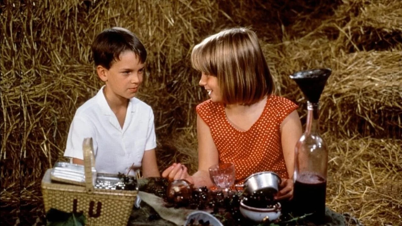 Влечение к подросткам. Мальчик в полосатой пижаме фильм. Рассказ женщина показала мальчику. 1987. Мэгги джилленхол моя ужасная няня 2.