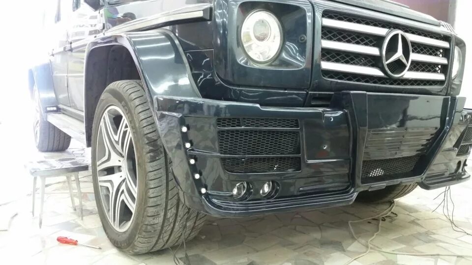 Бампер передний brabus g463. Расширители колесных арок g463. Tank 300 в обвесе gelandewagen. Крылья гелендвагена. Решетка радиатора brabus w463 карбон.