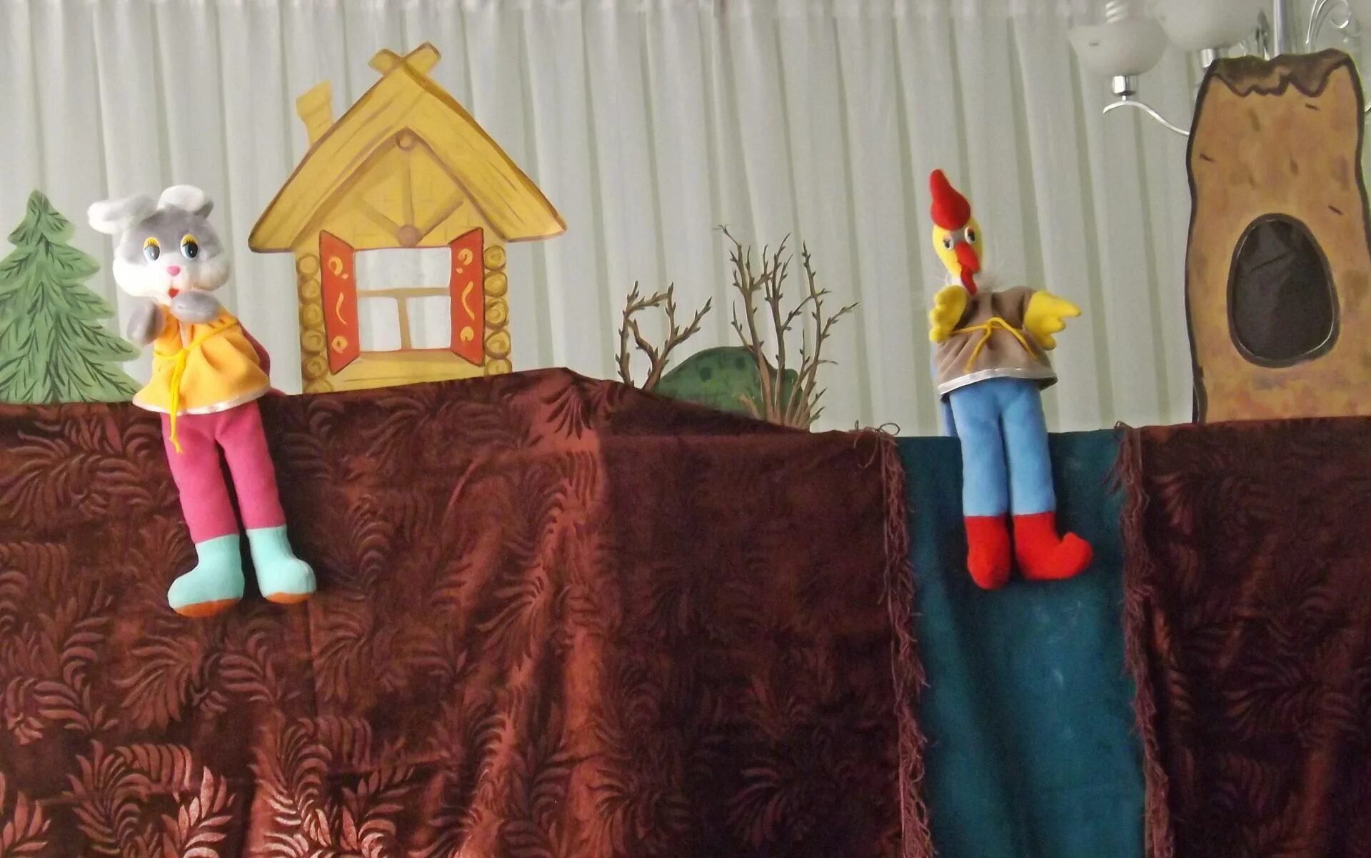 08. Сказка заюшкина избушка настольный театр. Кукольный театр заюшкина избушка. Спектакль заюшкина избушка. Театр шагающий заюшкина избушка 004.