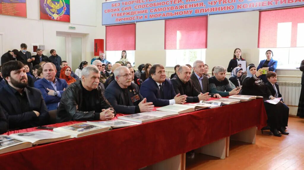 Хасавюрт на 3 дня. Хасавюрт на 3 дня. Борцы вольники. Хасавюрт фото. Город хасавюрт проект.