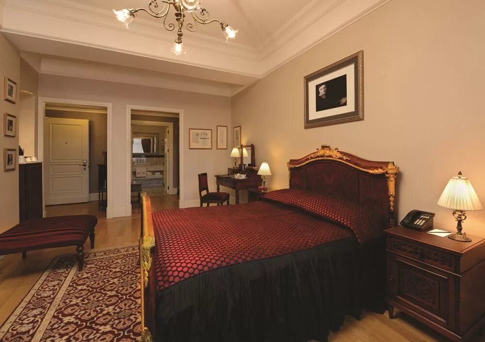 Архитектор камерон агатовые комнаты. Комната агаты. Дом агаты кристи в уоллингфорде. Спальня фэнтези арт. Комната агаты.