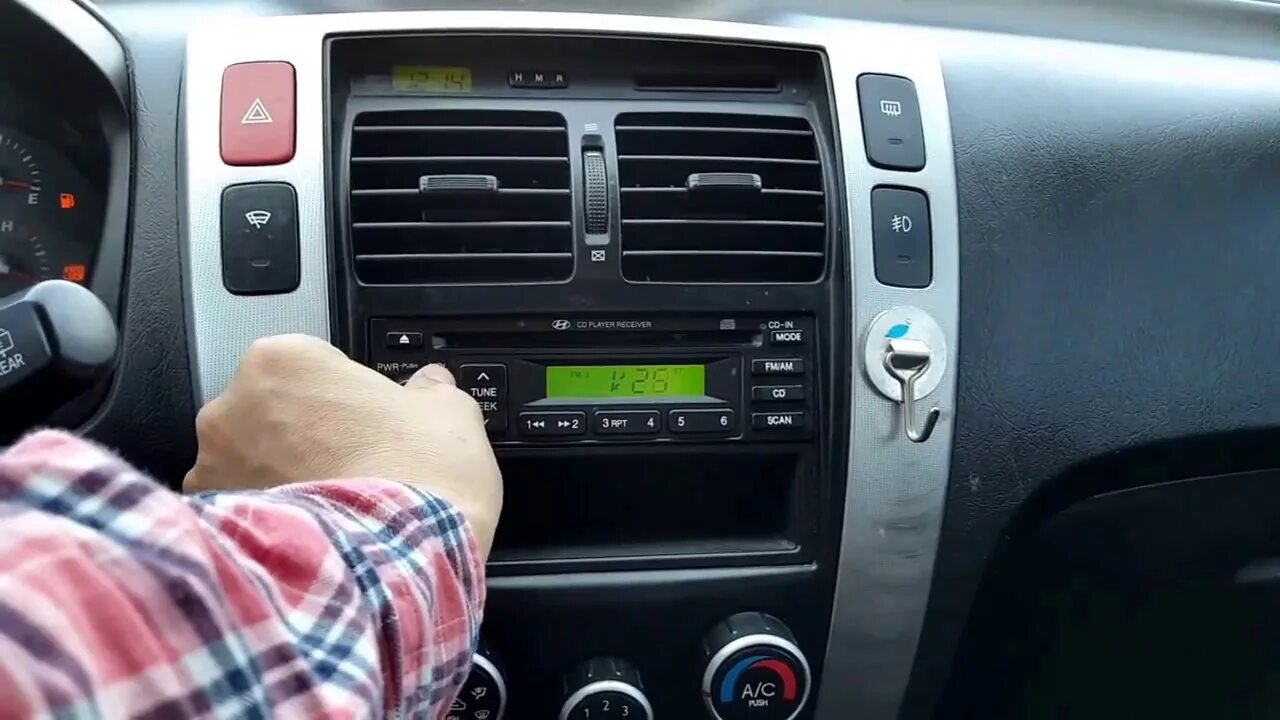 Hyundai Tucson магнитола на Android и камера заднего вида - YouTube
