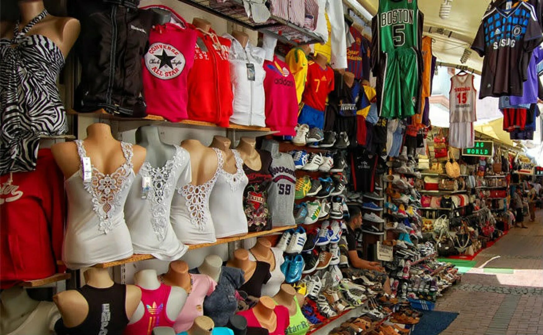 Рынок одежды в турции. Рынок одежды в турции. Турция гранд базар одежда. Рынок одежды в турции. Рынок одежды в турции.