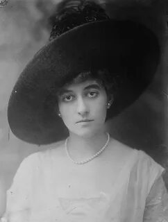 Mary l