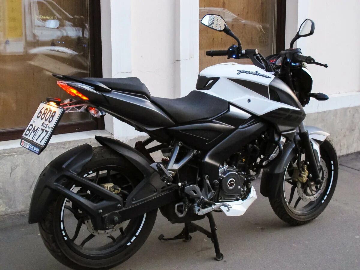 Мотоцикл bajaj pulsar 200 ns. Пульсар нс. Bajaj pulsar ns200. Пульсар нс. Баджадж pulsar 200ns.