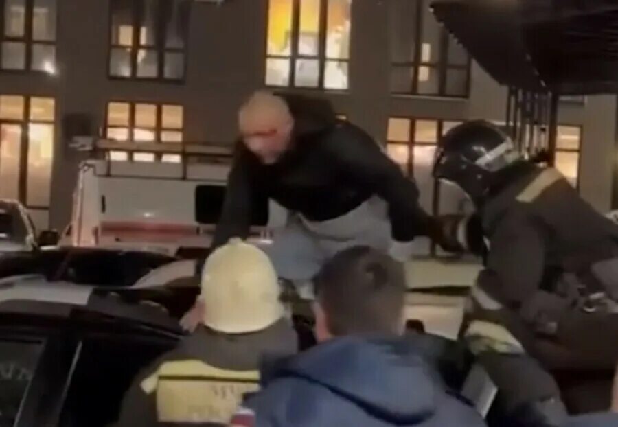 В Воронеже мужчина выпал с 19 этажа и выжил.