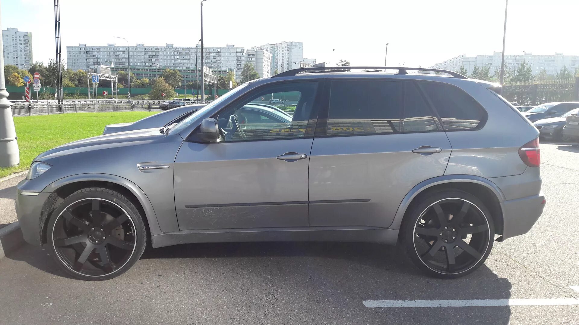 Х 5 x 3 24. BMW x5 r24. БМВ Е 70 r20. X5 e70 r20. BMW x5 e70 333 стиль.