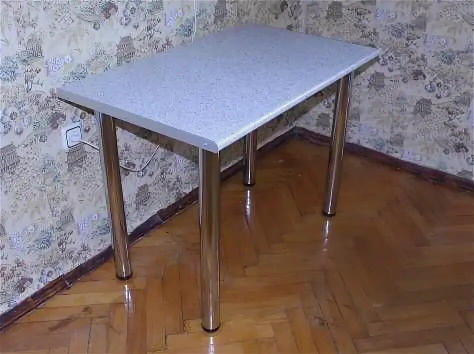 Авито спб кухонные столы. Стол кухонный на хромированных ножках. стол кухонный хромированные ножки. столы на хромированных ножках для кухни. серебристый стол на кухню.