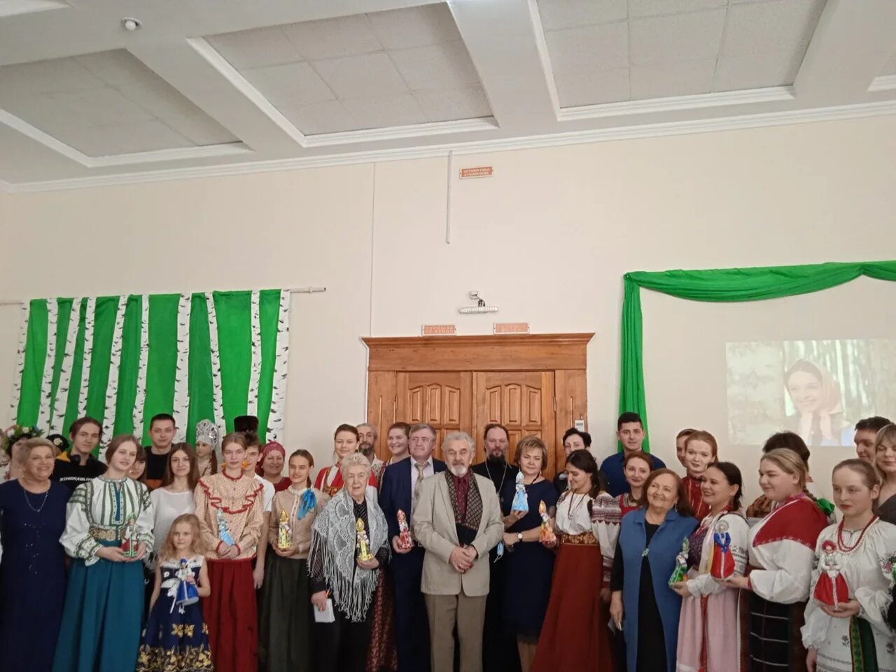 светоносная сеть. у истоков живой воды. светоносная вода. исток живая вода. оренбург городище карта.