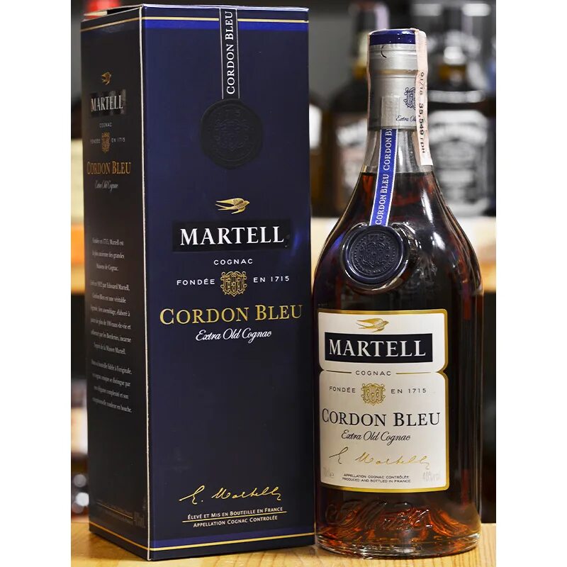 Martell 0.7 цена. Коньяк Мартель кордон Блю. Мартель 0.7 Blue. Martell 0.7. Мартель кордон Блю 300.