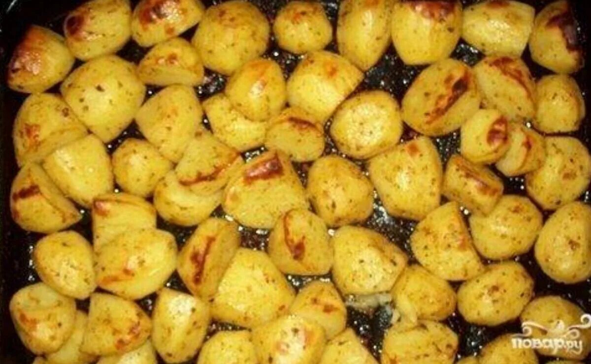 Свинина запеченная с картофелем. Печеный картофель с мясом. Картофель по британски. Картофель фаршированный грибами. Картофель запечённый в духовке с сыром.