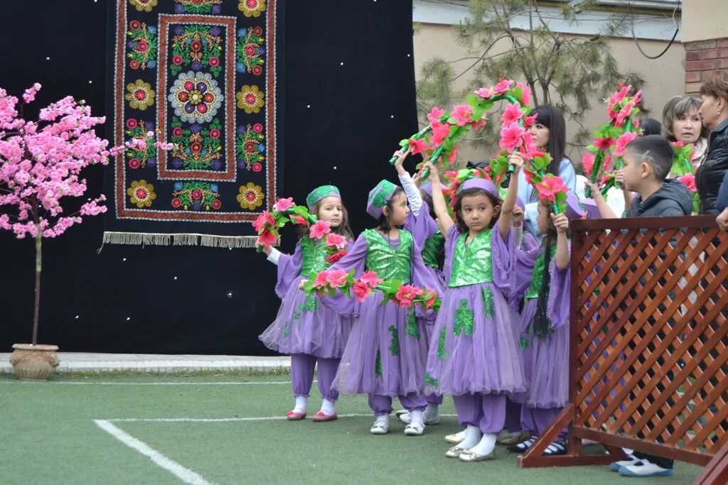 Навруз это какой праздник. Навруз праздник весны в Узбекистане. Навруз 2022 Узбекистан. Навруз байрам в Узбекистане. Дети и Навруз в Узбекистане.