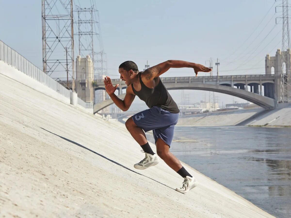 наклоны и приседания. упражнения на пресс стоя. упражнение наклоны туловища вперед. техника приседаний. упражнение наклоны вперед.